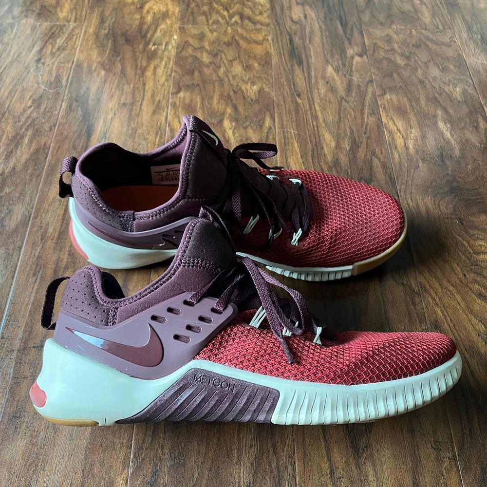 Men’s Nike Free Metcon Training Running Shoes 10.5 Maroon/Red/Burgundy